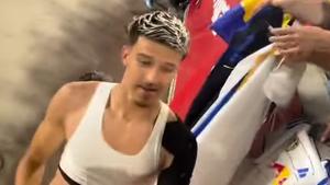 Pogledajte kome je Tarik Muharemović dao dres nakon debija za Leeds, video je pravi hit!